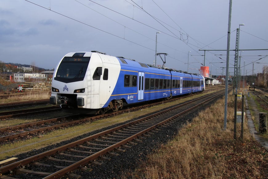 LE PREMIER TRAIN TRANSFRONTALIER STADLER FLIRT ÉQUIPÉ DU SYSTÈME ETCS GUARDIA EST EN SERVICE DANS TROIS PAYS